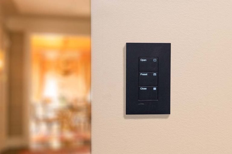 lutron-homeworks-shades-keypad
