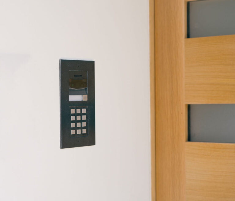 doorbird-black-entry